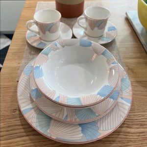 Noritake New Decade Ocean Melody Sea shell 2 place settings